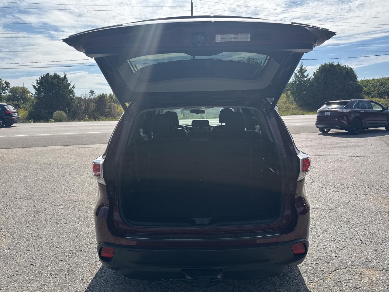 2016 Toyota Highlander XLE, Bluetooth, Nav, Back Up Cam Photo