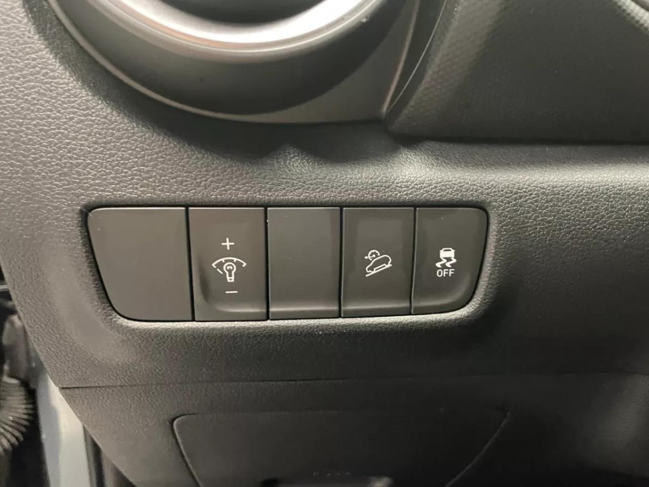 2022 Hyundai KONA Preferred Photo