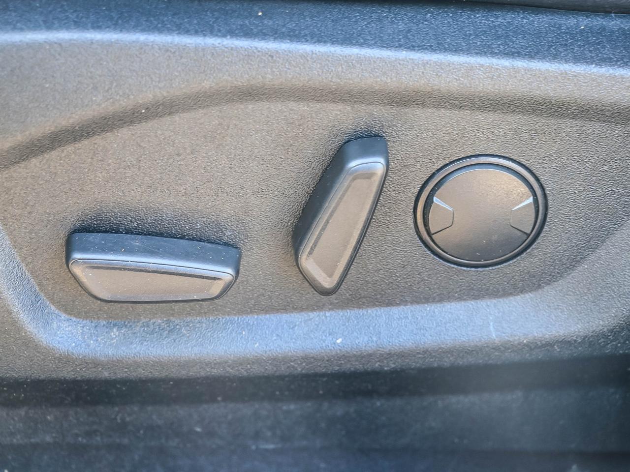 2022 Ford Edge Titanium AWD Photo