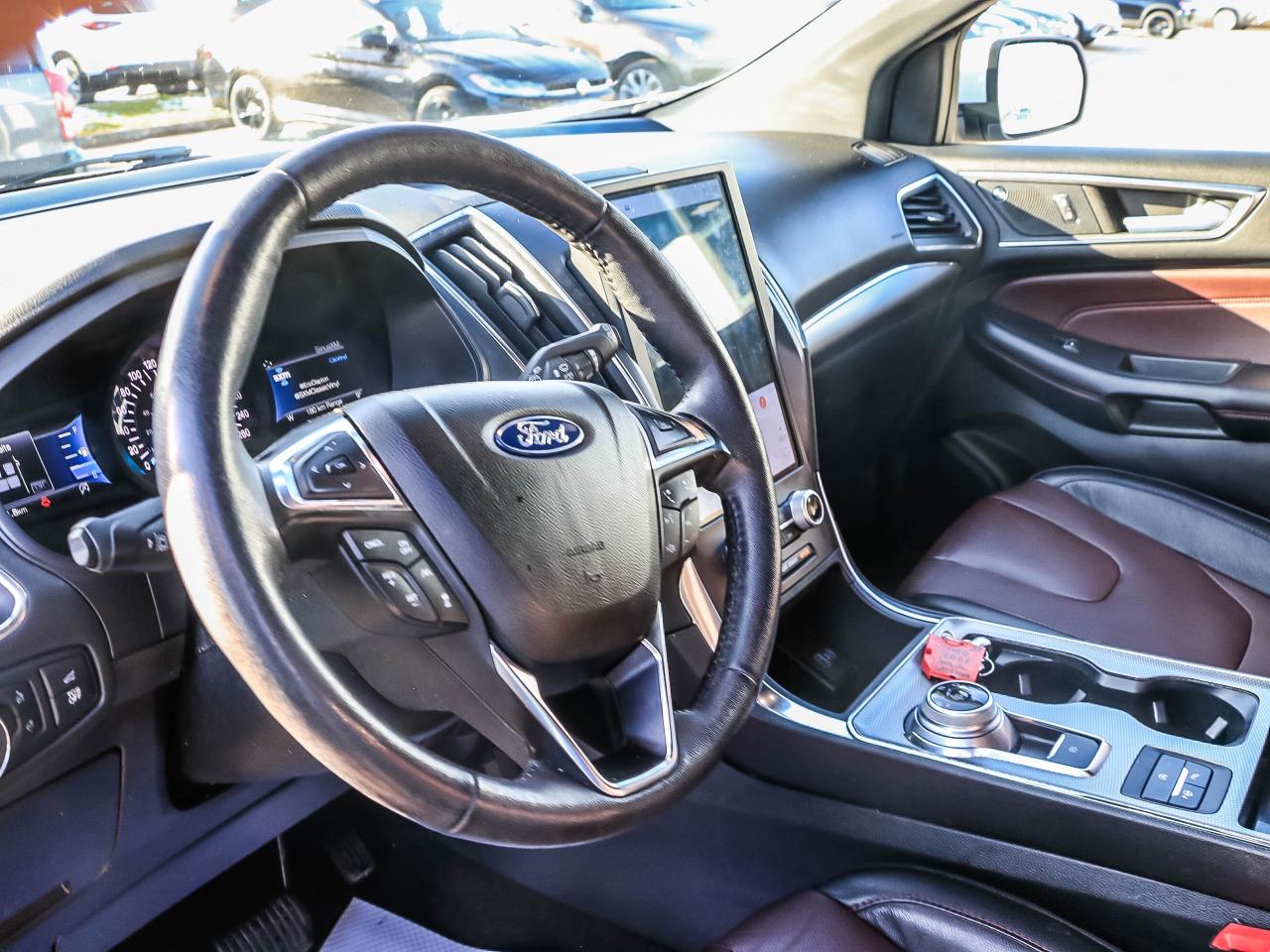 2022 Ford Edge Titanium AWD Photo