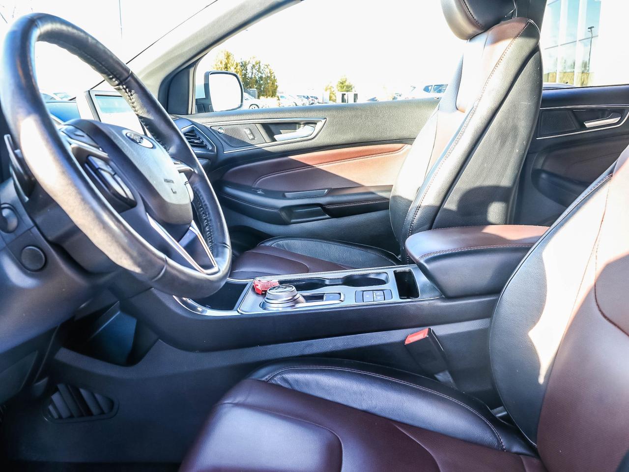 2022 Ford Edge Titanium AWD Photo