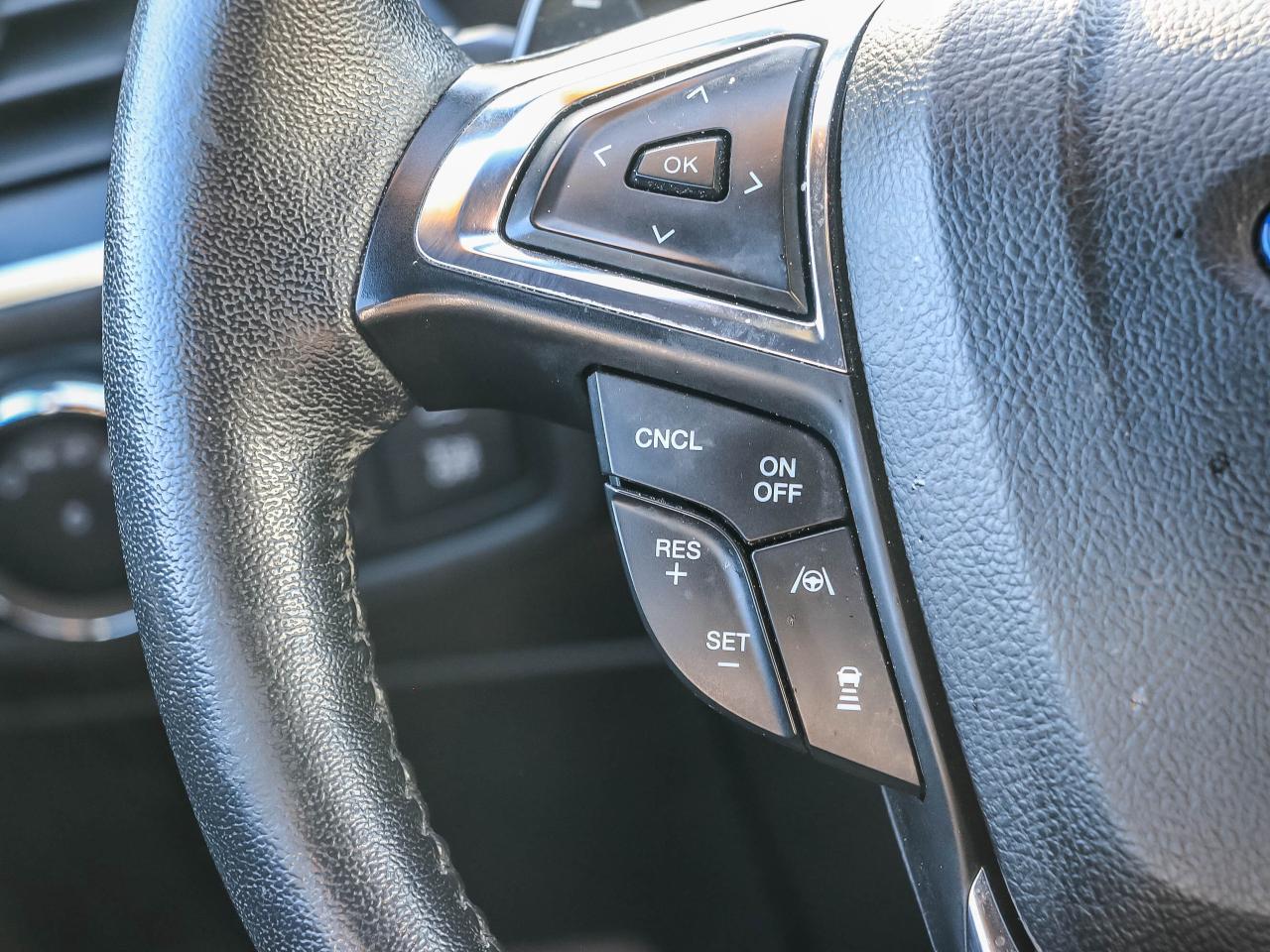 2022 Ford Edge Titanium AWD Photo