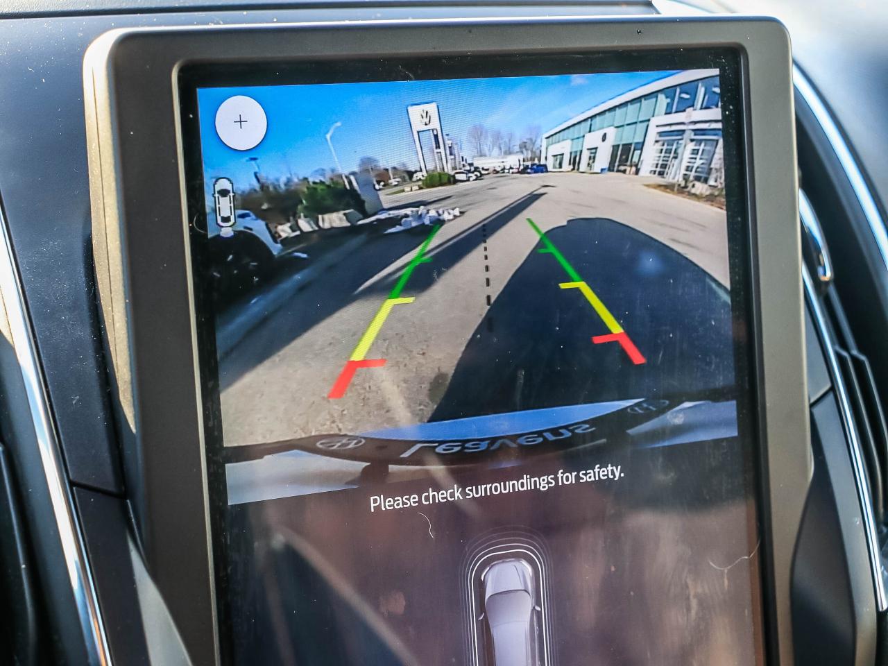 2022 Ford Edge Titanium AWD Photo