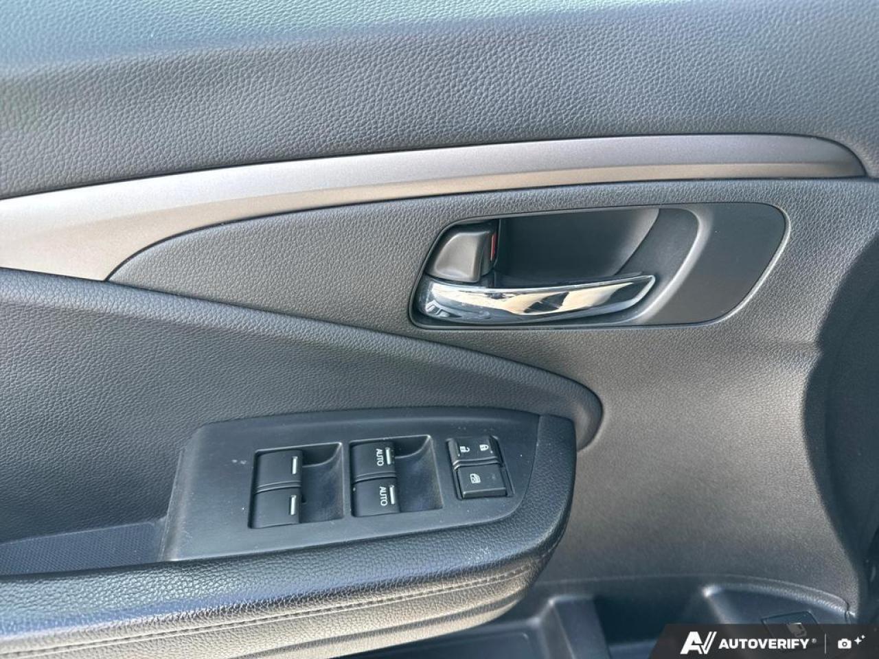 2020 Honda Pilot LX AWD   NO REPORTED ACCIDENTS   APPLE CARPLAY Photo