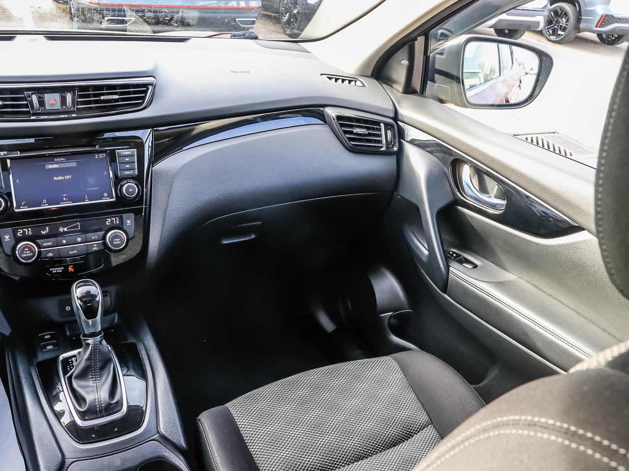 2021 Nissan Qashqai FWD SV CVT Photo