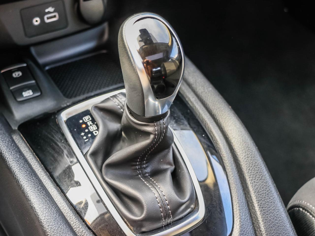 2021 Nissan Qashqai FWD SV CVT Photo