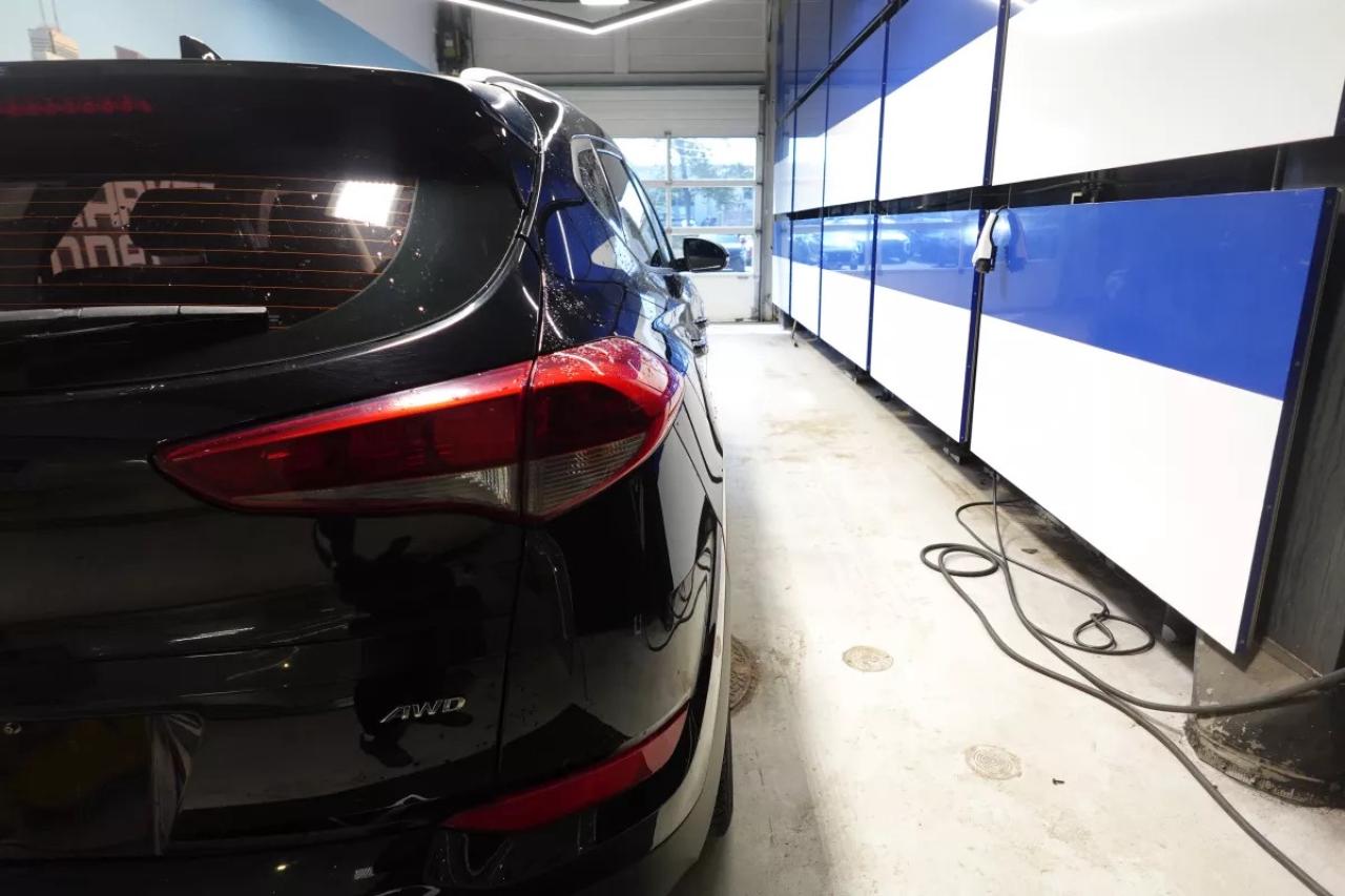 2018 Hyundai Tucson Premium   Heated Seats   Heated Wheel   Eco Mode Photo