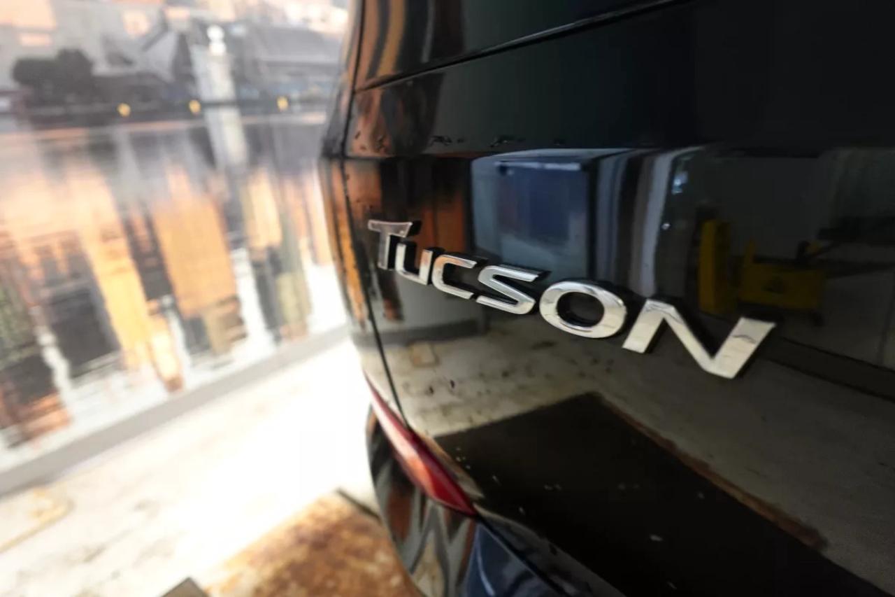 2018 Hyundai Tucson Premium   Heated Seats   Heated Wheel   Eco Mode Photo