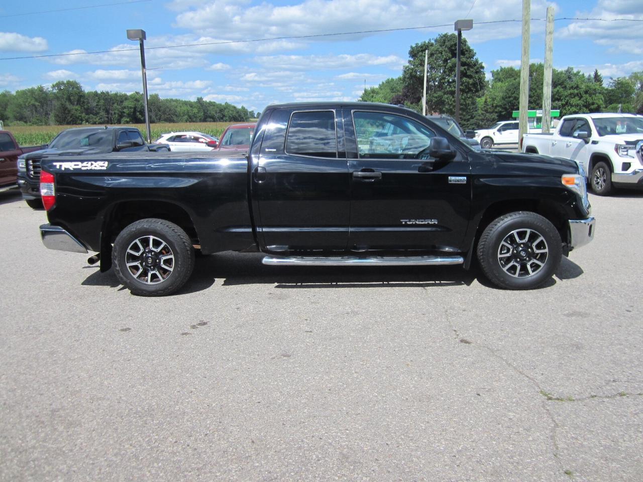 2015 Toyota Tundra SR5 4X4 TRD OFF ROAD ONE OWNER NO ACCIDENTS Photo