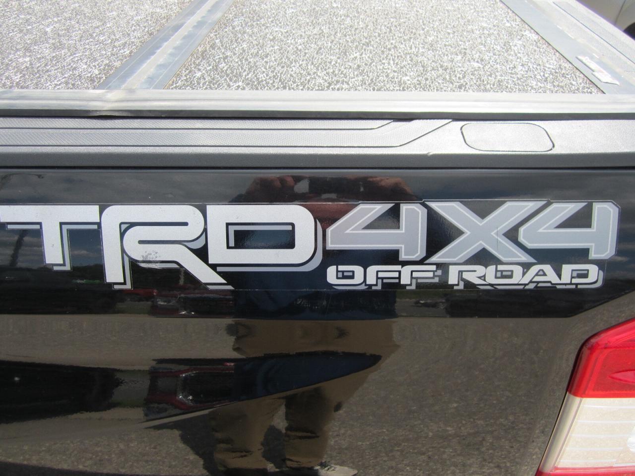 2015 Toyota Tundra SR5 4X4 TRD OFF ROAD ONE OWNER NO ACCIDENTS Photo