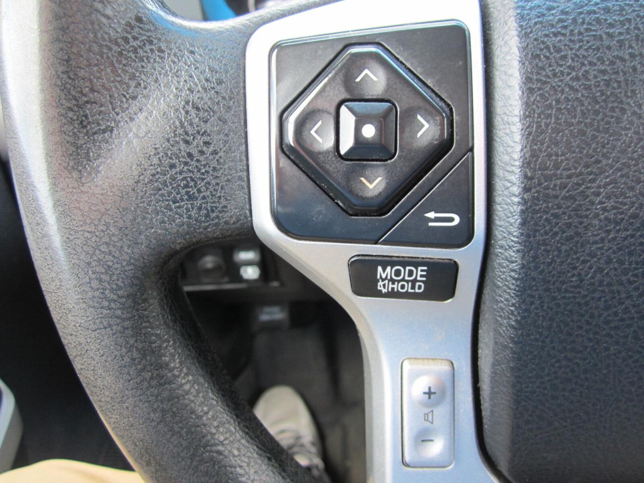 2015 Toyota Tundra SR5 4X4 TRD OFF ROAD ONE OWNER NO ACCIDENTS Photo