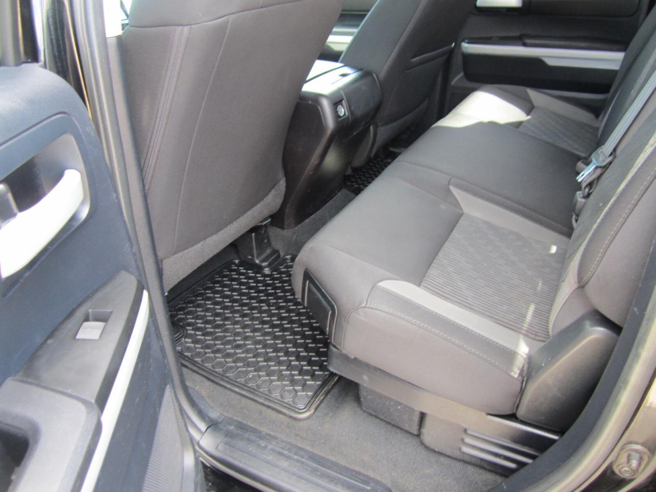 2015 Toyota Tundra SR5 4X4 TRD OFF ROAD ONE OWNER NO ACCIDENTS Photo