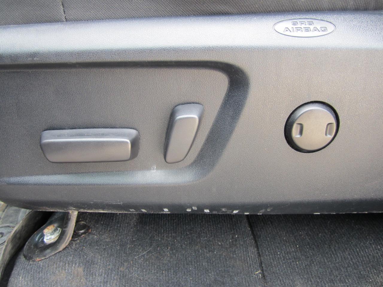 2015 Toyota Tundra SR5 4X4 TRD OFF ROAD ONE OWNER NO ACCIDENTS Photo