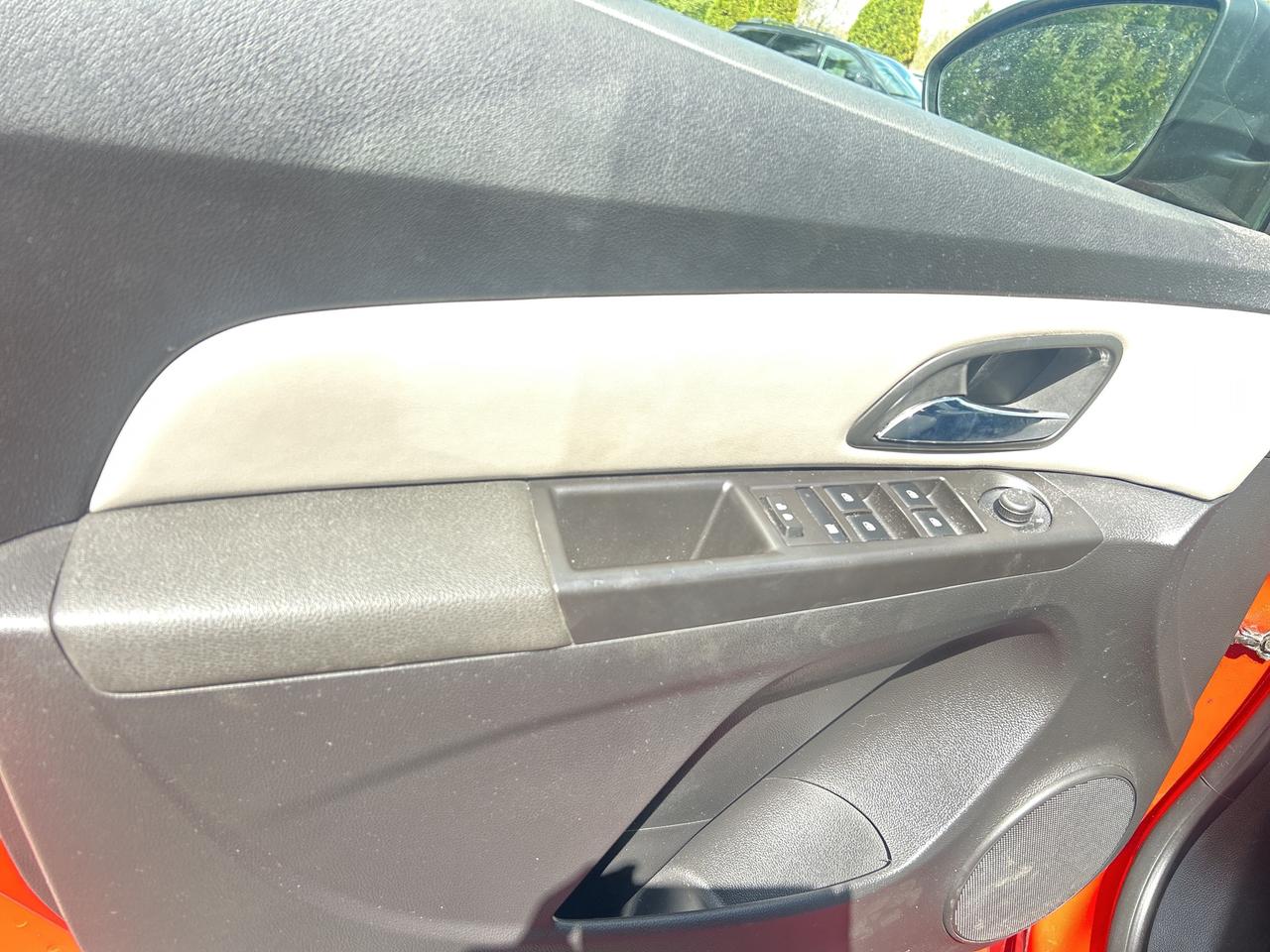 2015 Chevrolet Cruze 2LS, Bluetooth Photo