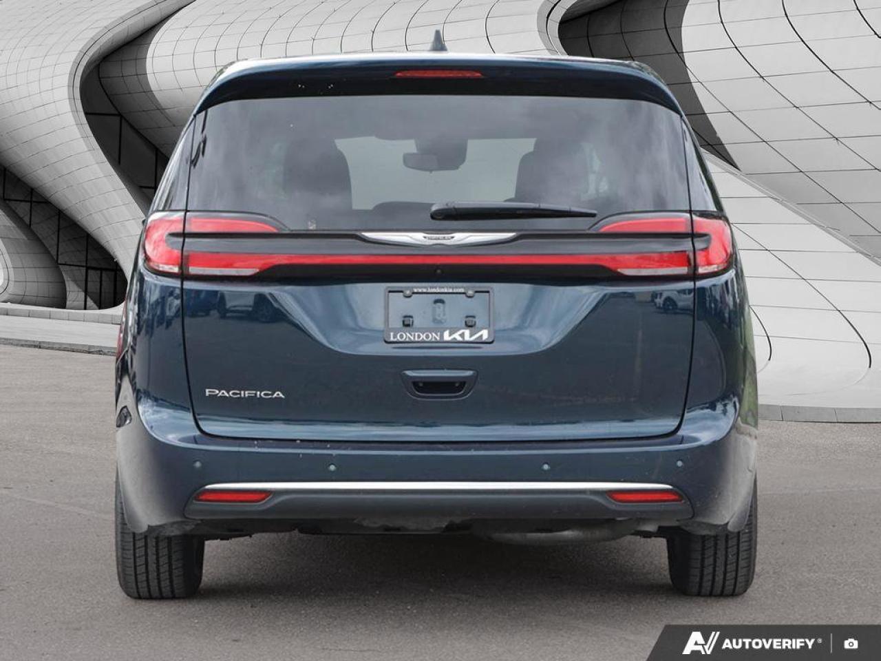 2024 Chrysler Pacifica Touring-L   Adaptive Cruise Control   Apple CarPla Photo