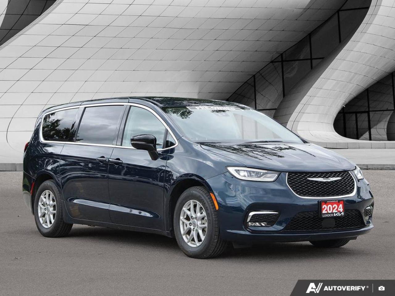 2024 Chrysler Pacifica Touring-L   Adaptive Cruise Control   Apple CarPla Photo