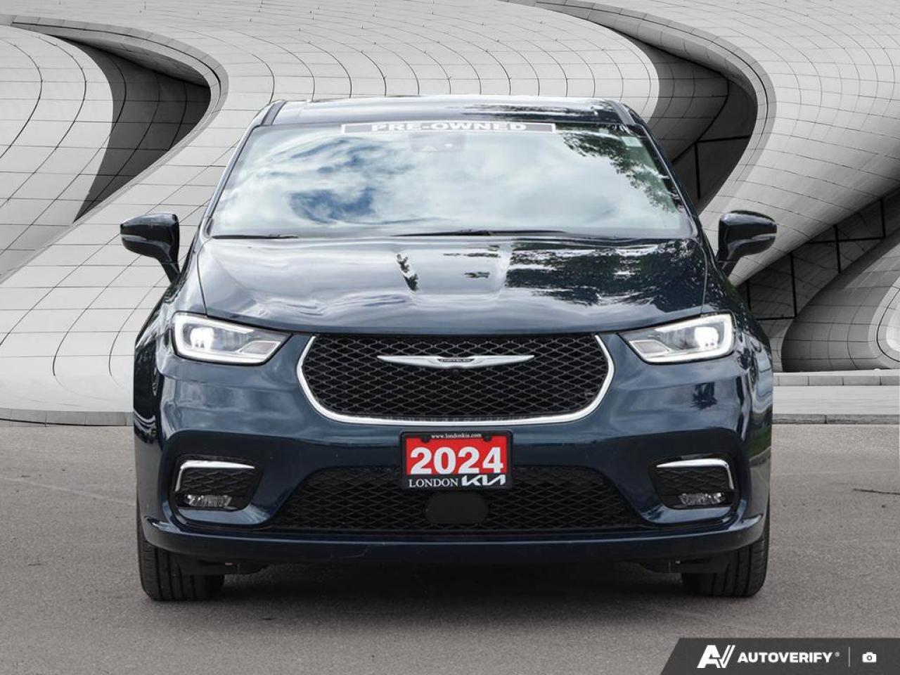 2024 Chrysler Pacifica Touring-L   Adaptive Cruise Control   Apple CarPla Photo