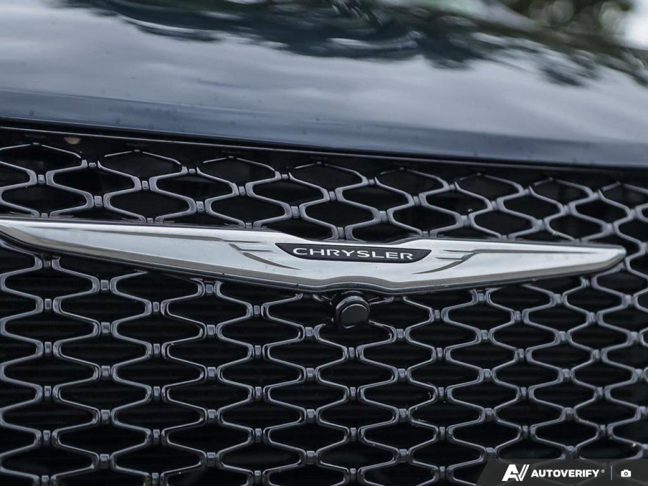 2024 Chrysler Pacifica Touring-L   Adaptive Cruise Control   Apple CarPla Photo