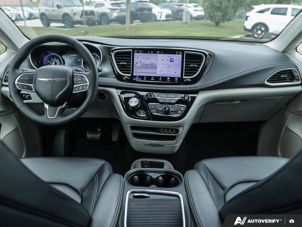 2024 Chrysler Pacifica Touring-L   Adaptive Cruise Control   Apple CarPla Photo