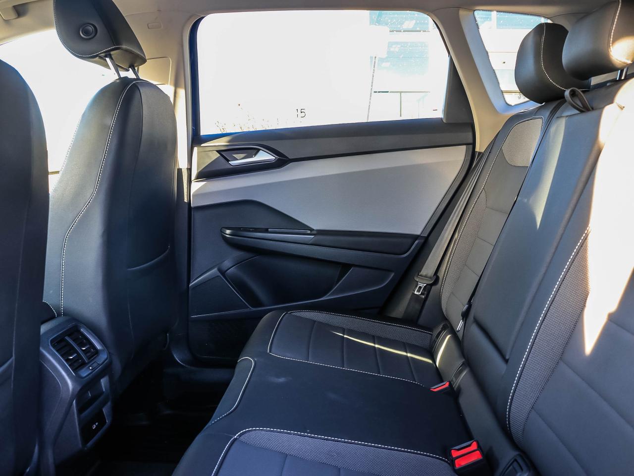 2023 Volkswagen Taos Comfortline 4Motion Photo