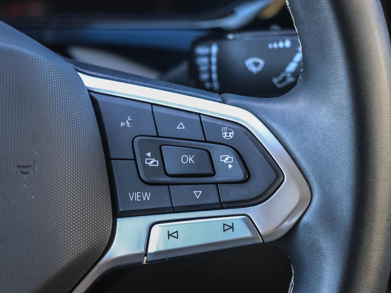 2023 Volkswagen Taos Comfortline 4Motion Photo