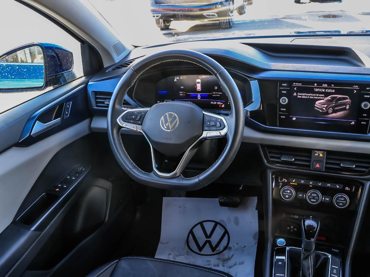 2023 Volkswagen Taos Comfortline 4Motion Photo