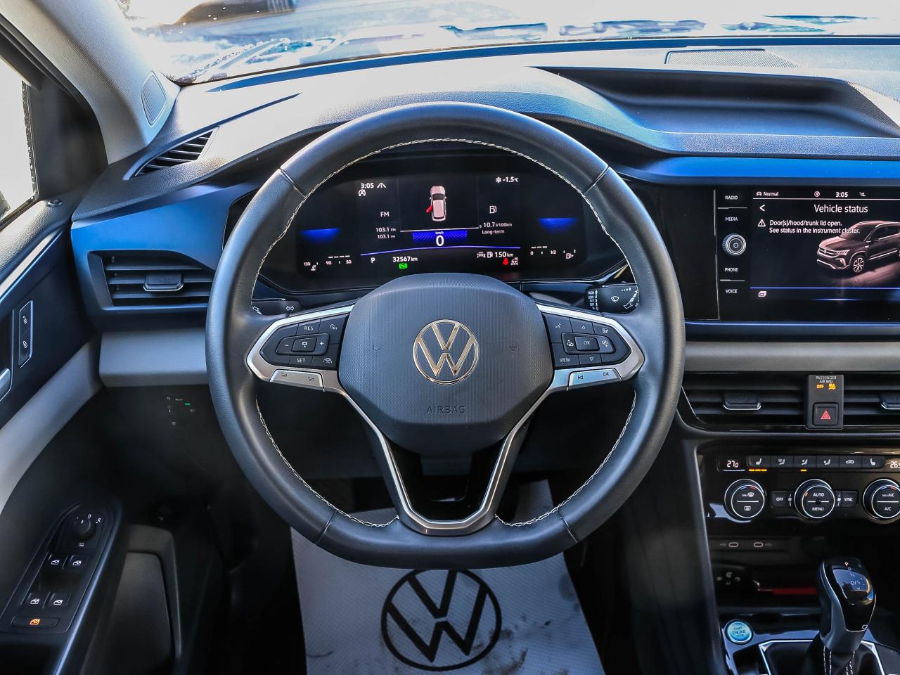 2023 Volkswagen Taos Comfortline 4Motion Photo