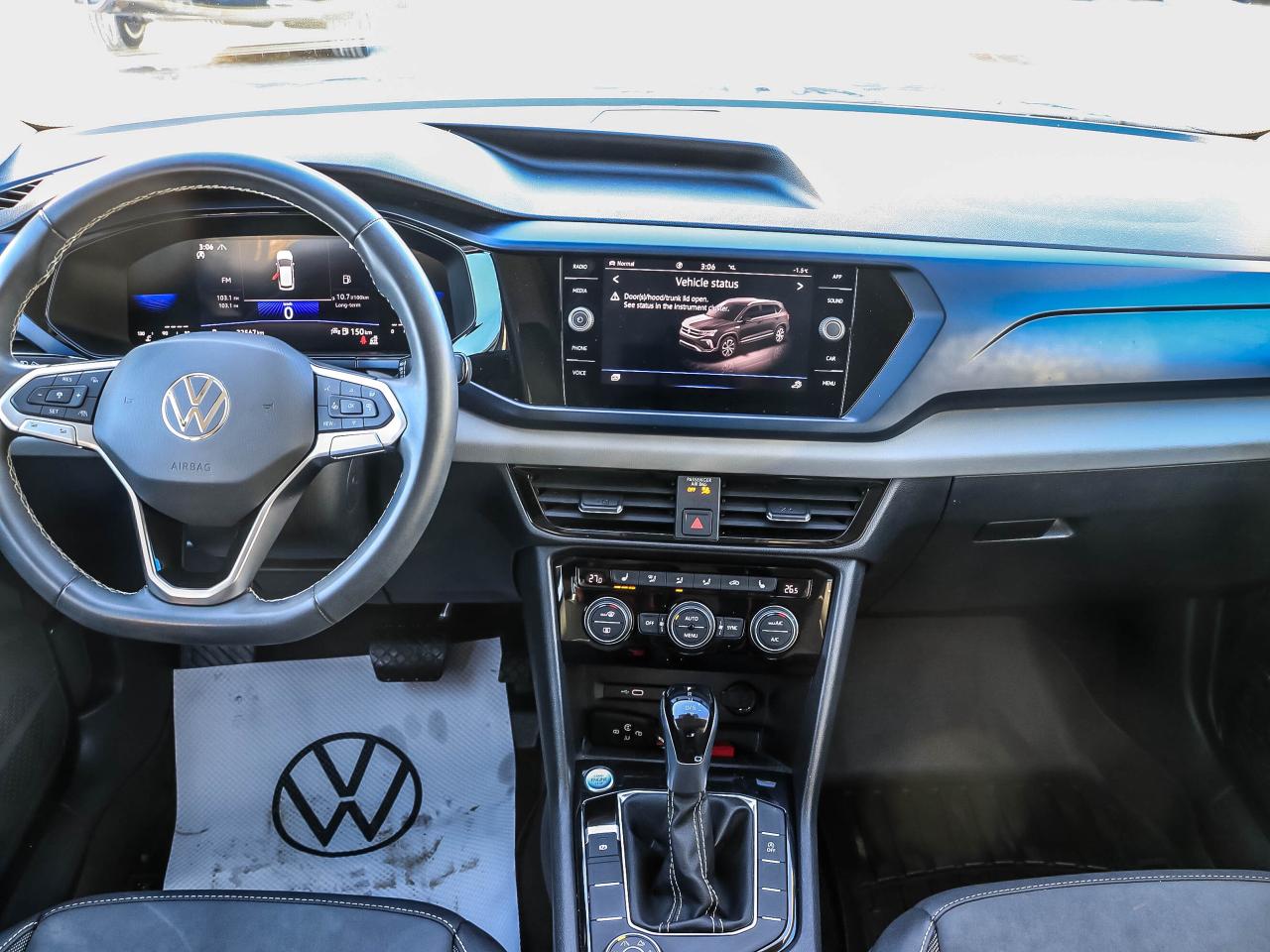 2023 Volkswagen Taos Comfortline 4Motion Photo