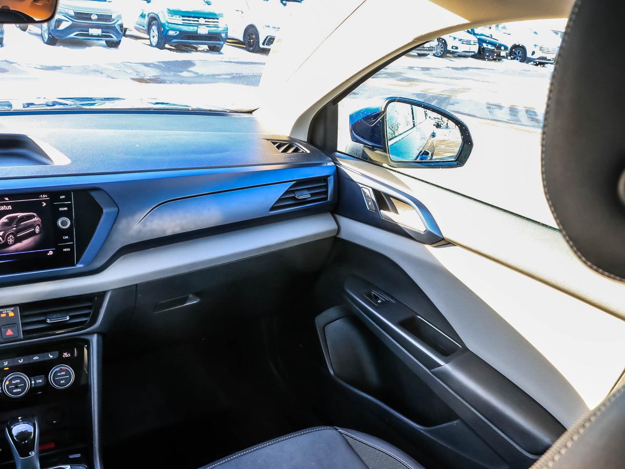 2023 Volkswagen Taos Comfortline 4Motion Photo