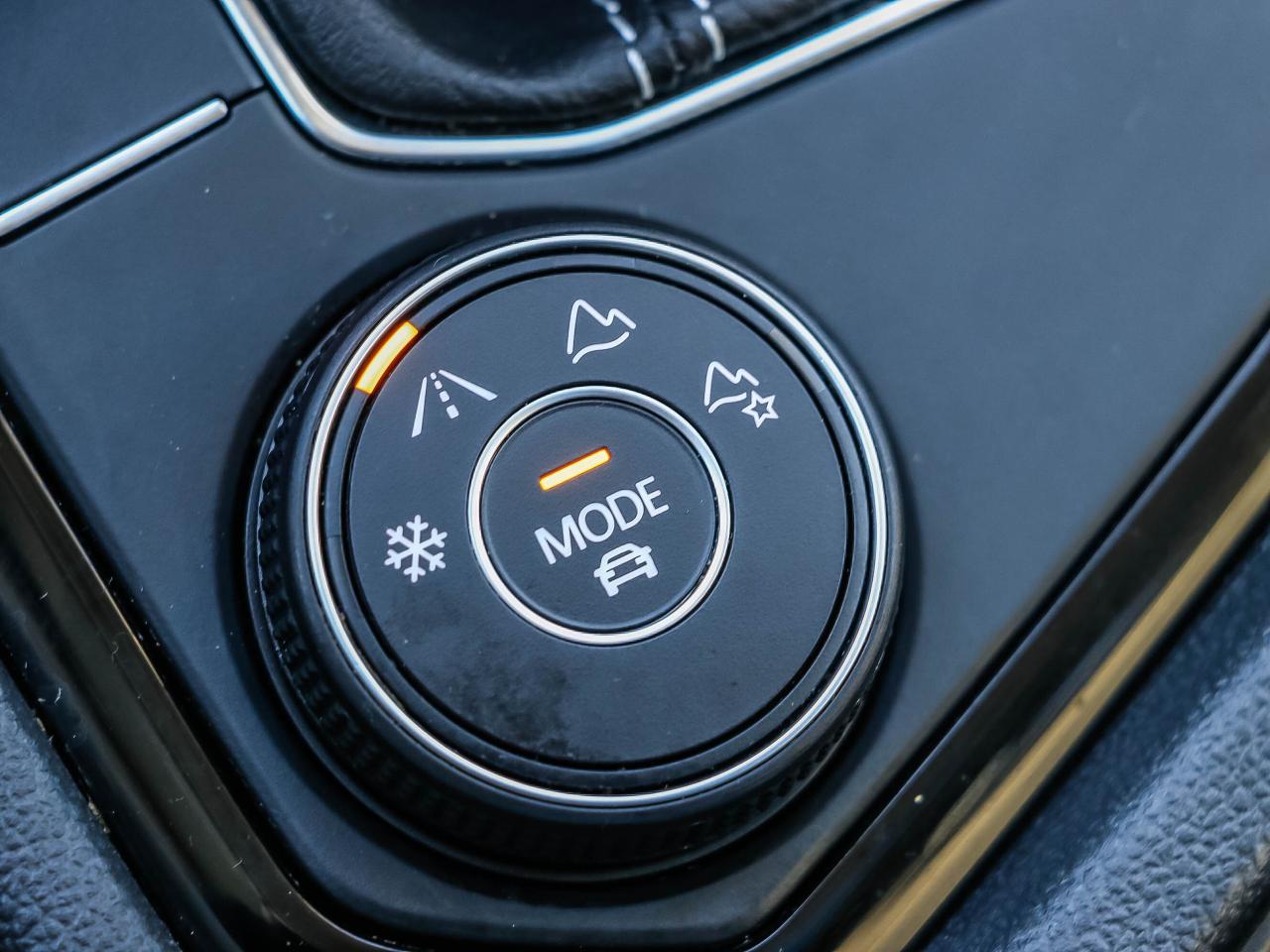 2023 Volkswagen Taos Comfortline 4Motion Photo