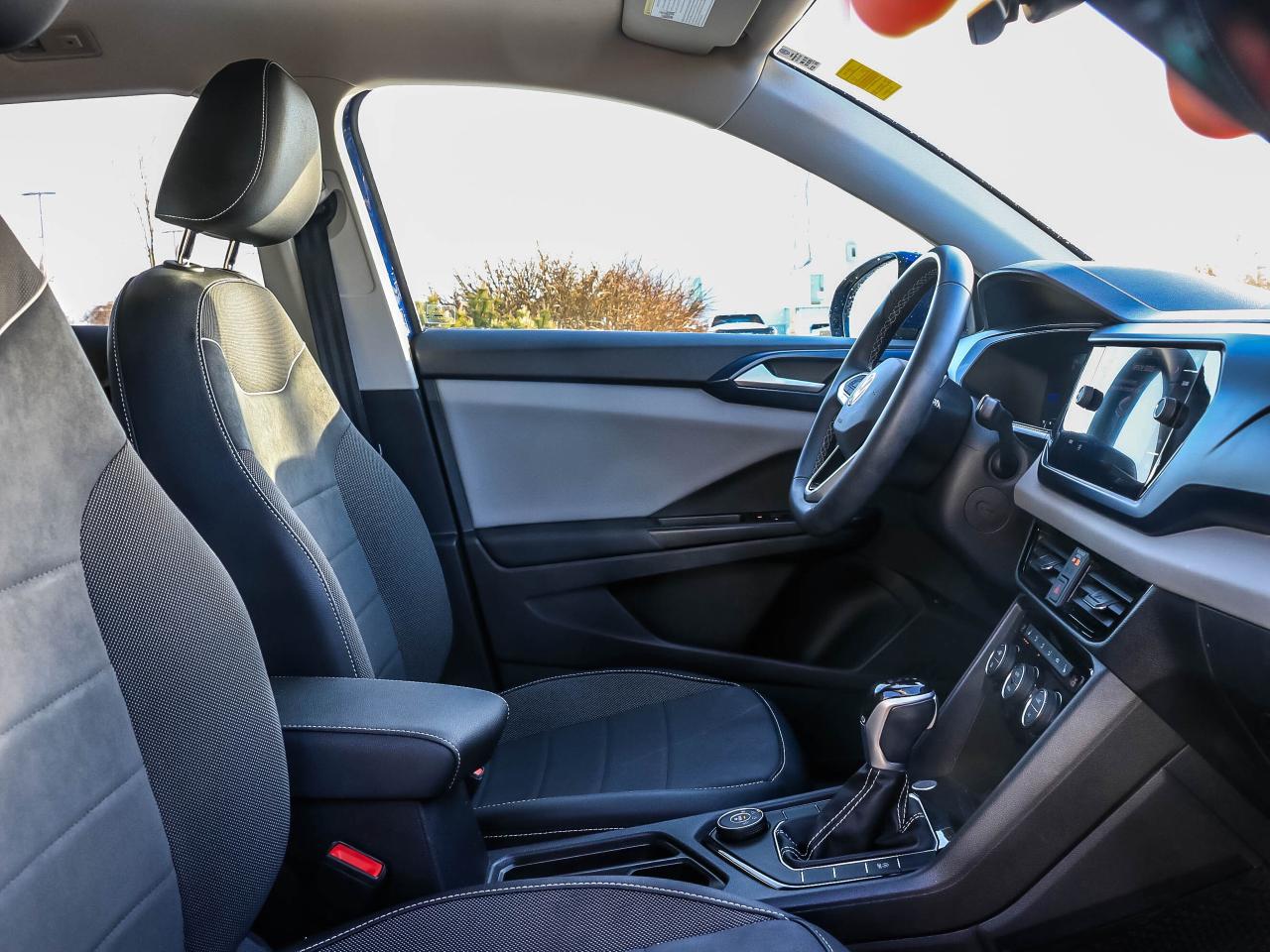 2023 Volkswagen Taos Comfortline 4Motion Photo