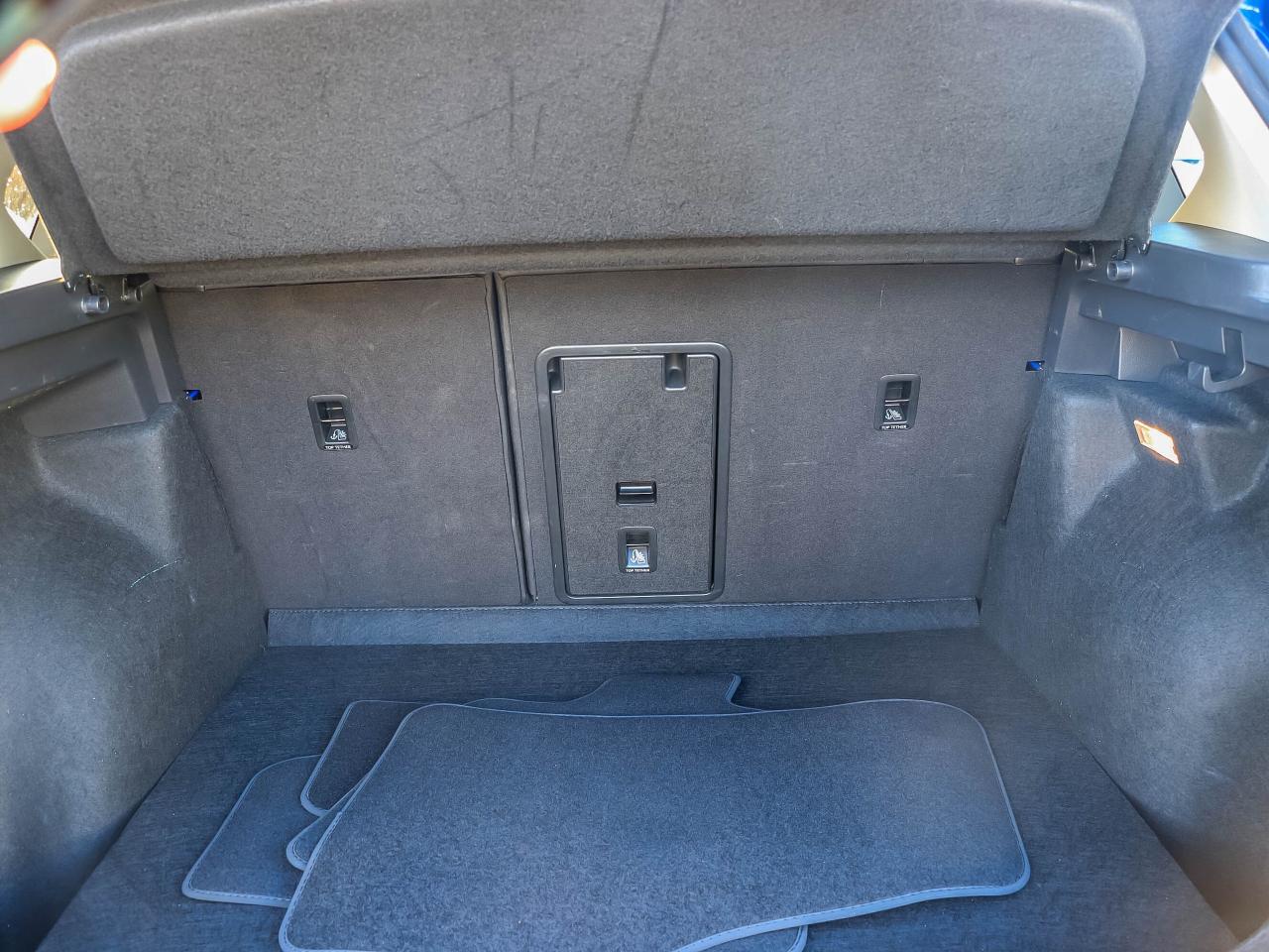 2023 Volkswagen Taos Comfortline 4Motion Photo