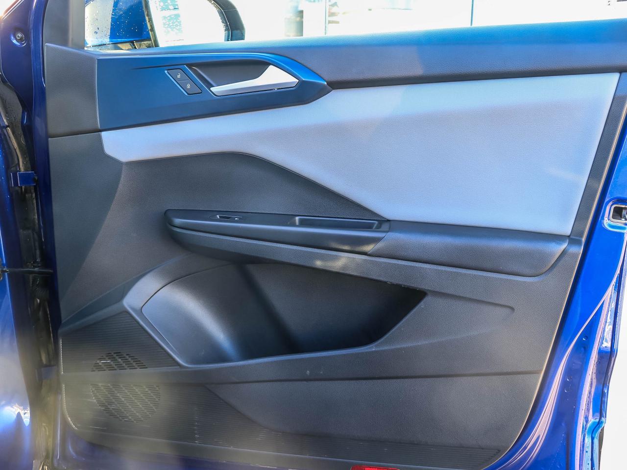 2023 Volkswagen Taos Comfortline 4Motion Photo