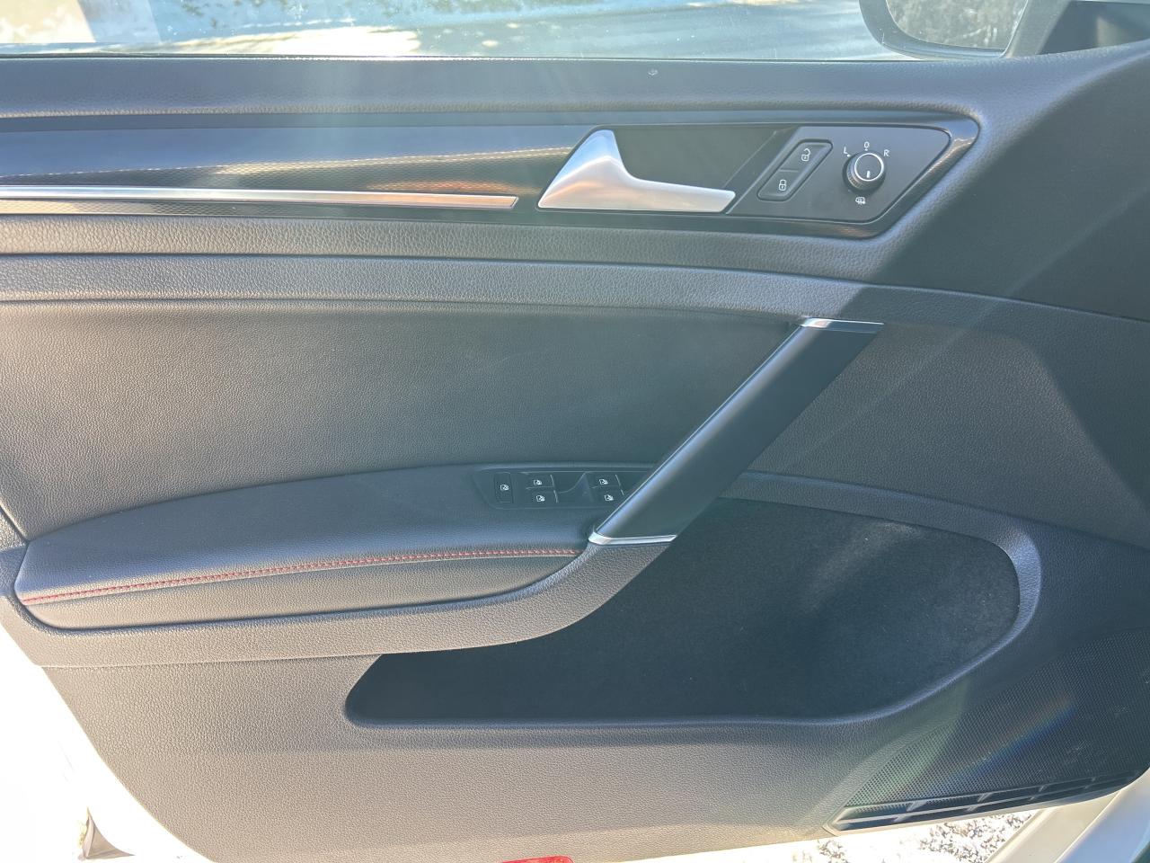 2016 Volkswagen Golf GTI Autobahn, Nav, LDS, Bluetooth, Back Up Cam Photo