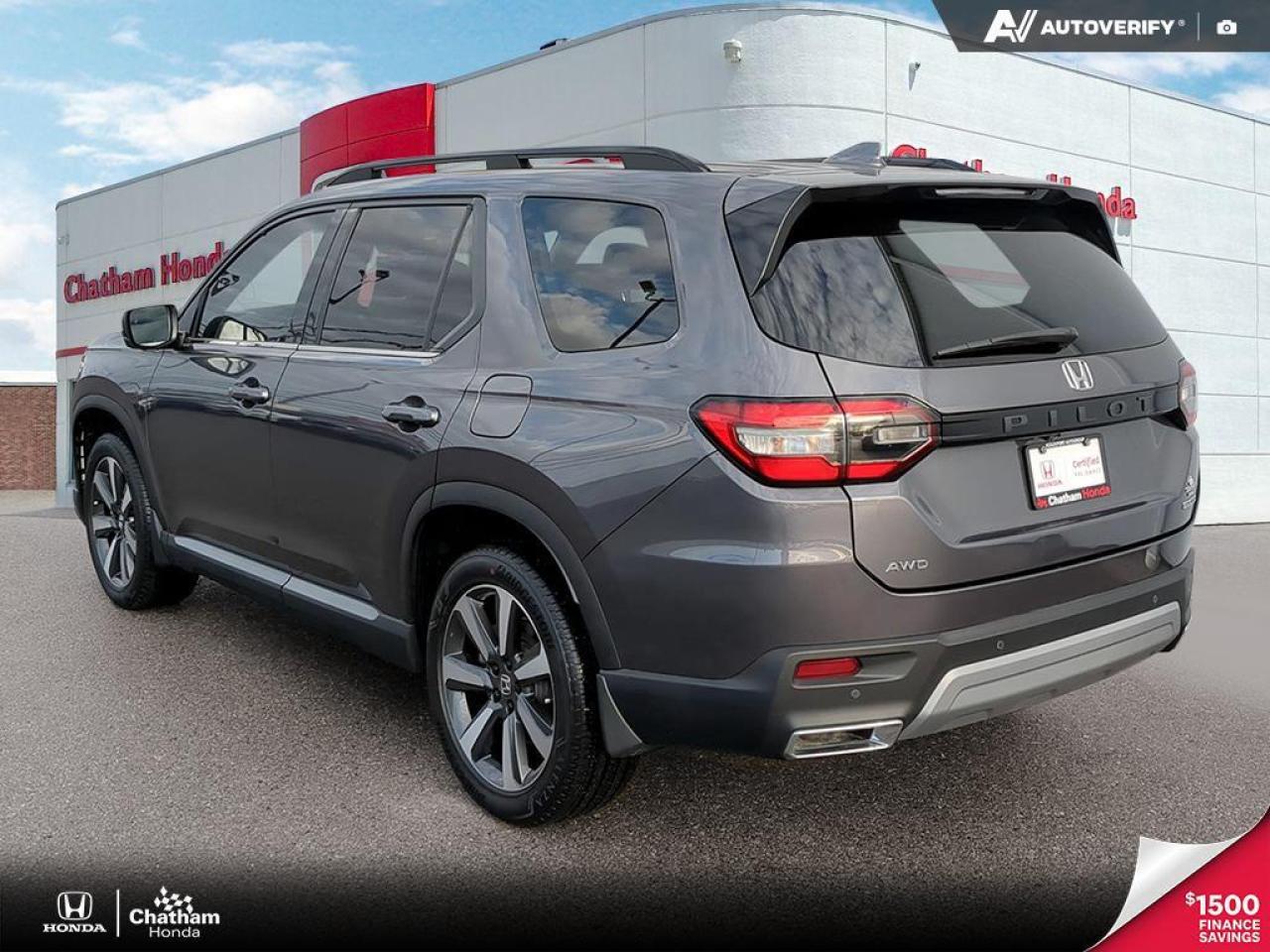 2023 Honda Pilot Touring Photo