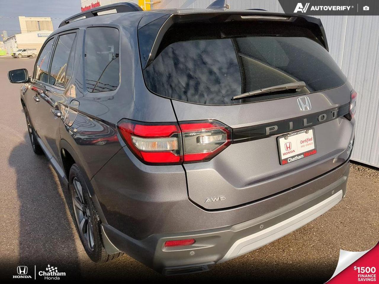 2023 Honda Pilot Touring Photo