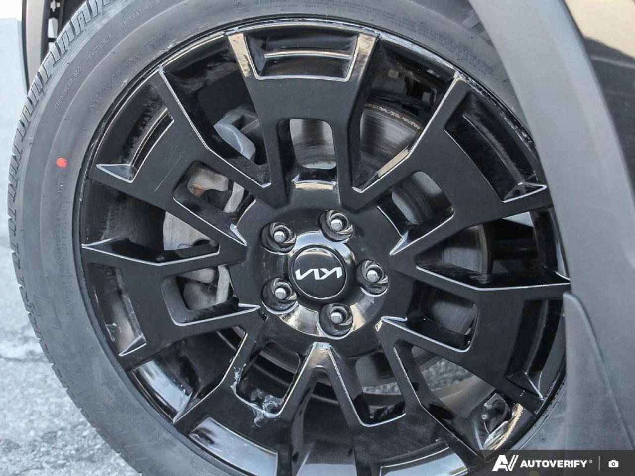 2022 Kia Telluride SX   AWD   Apple CarPlay   Heated & Cooled Seats Photo