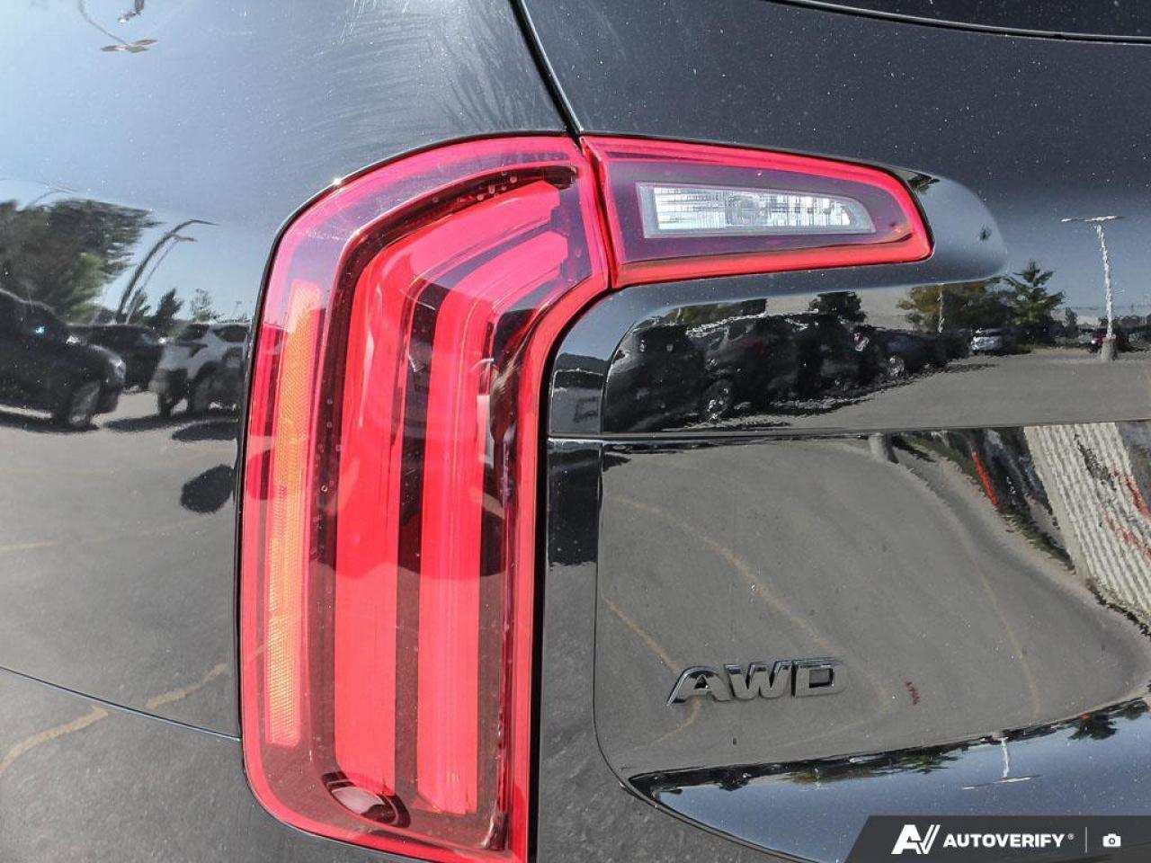 2022 Kia Telluride SX   AWD   Apple CarPlay   Heated & Cooled Seats Photo