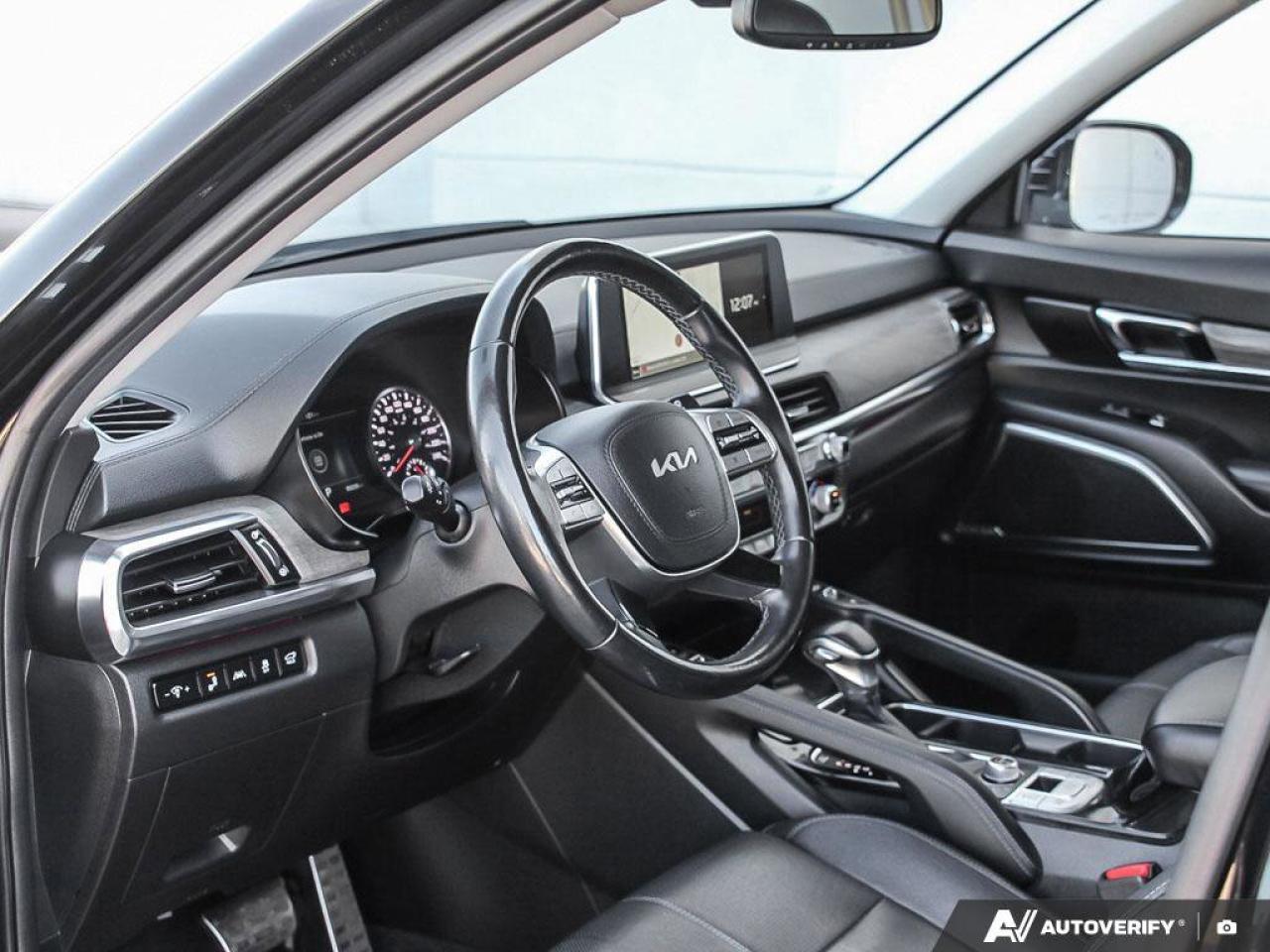 2022 Kia Telluride SX   AWD   Apple CarPlay   Heated & Cooled Seats Photo