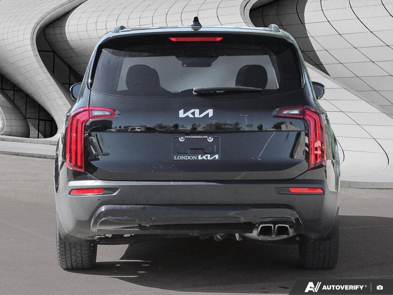 2022 Kia Telluride SX   AWD   Apple CarPlay   Heated & Cooled Seats Photo3