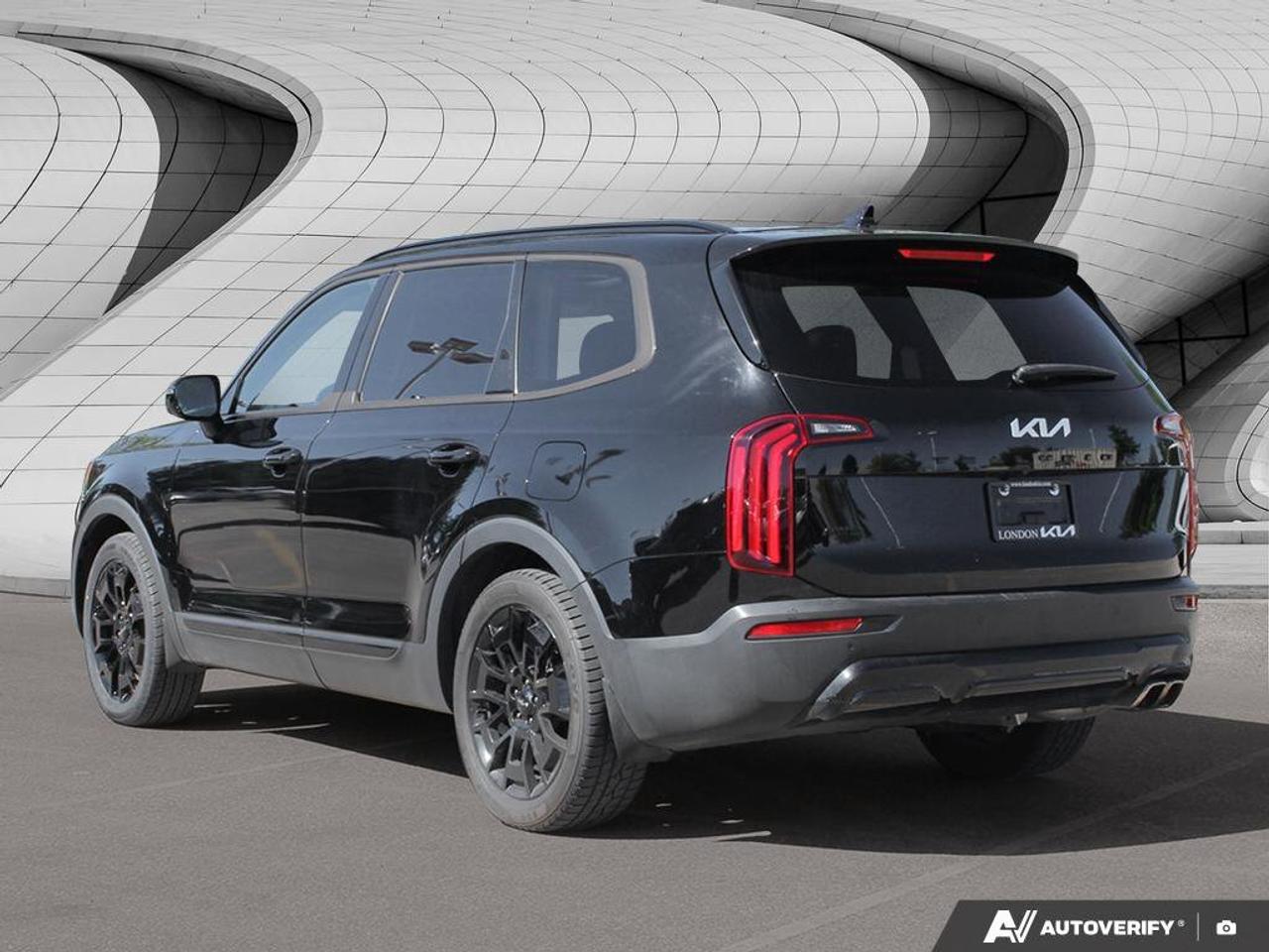 2022 Kia Telluride SX   AWD   Apple CarPlay   Heated & Cooled Seats Photo2