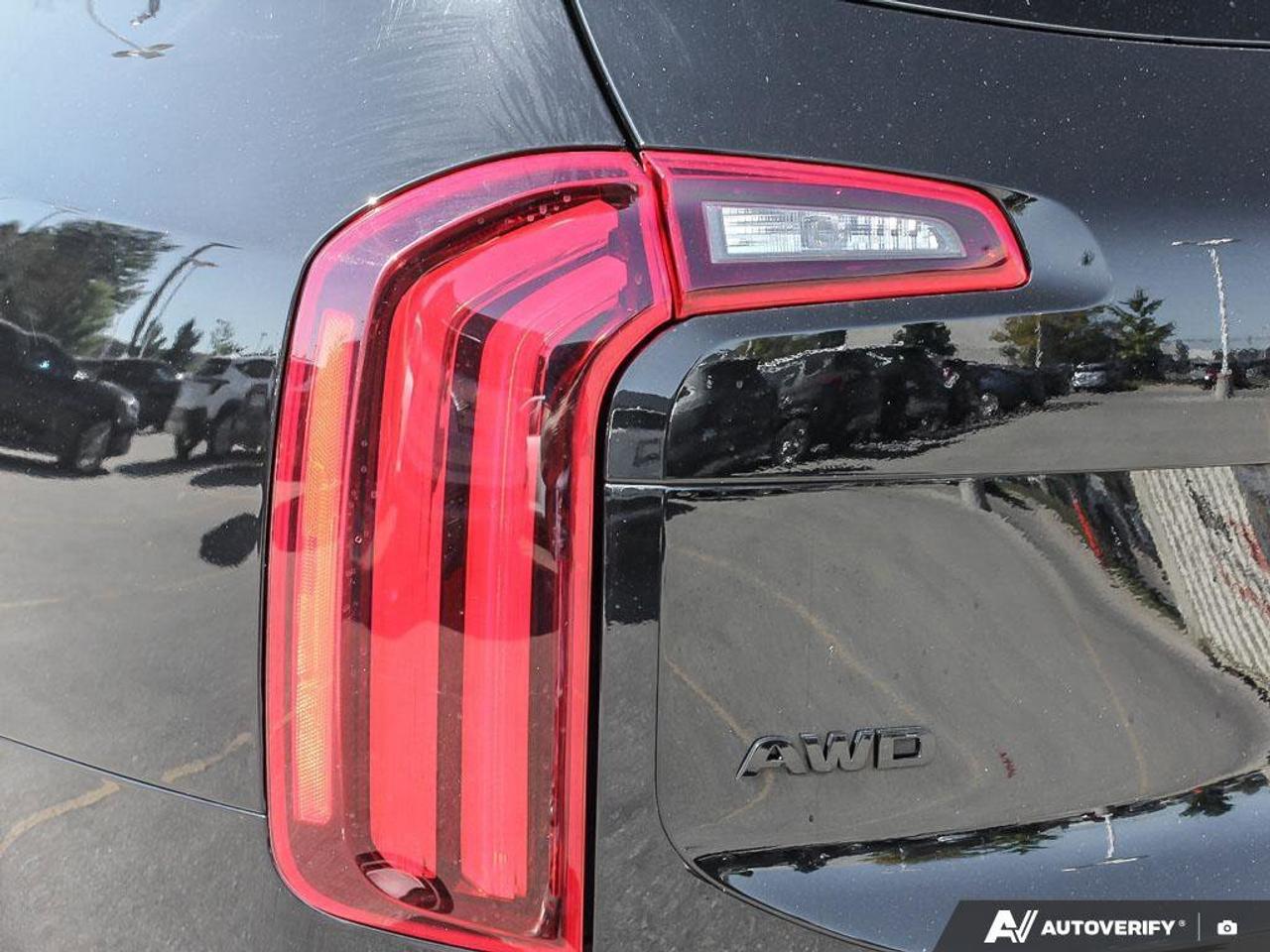 2022 Kia Telluride SX   AWD   Apple CarPlay   Heated & Cooled Seats Photo