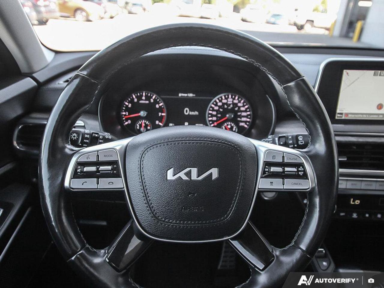 2022 Kia Telluride SX   AWD   Apple CarPlay   Heated & Cooled Seats Photo