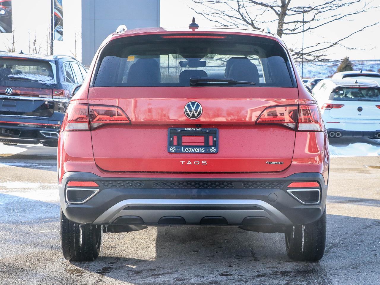 2024 Volkswagen Taos Comfortline 4Motion Photo