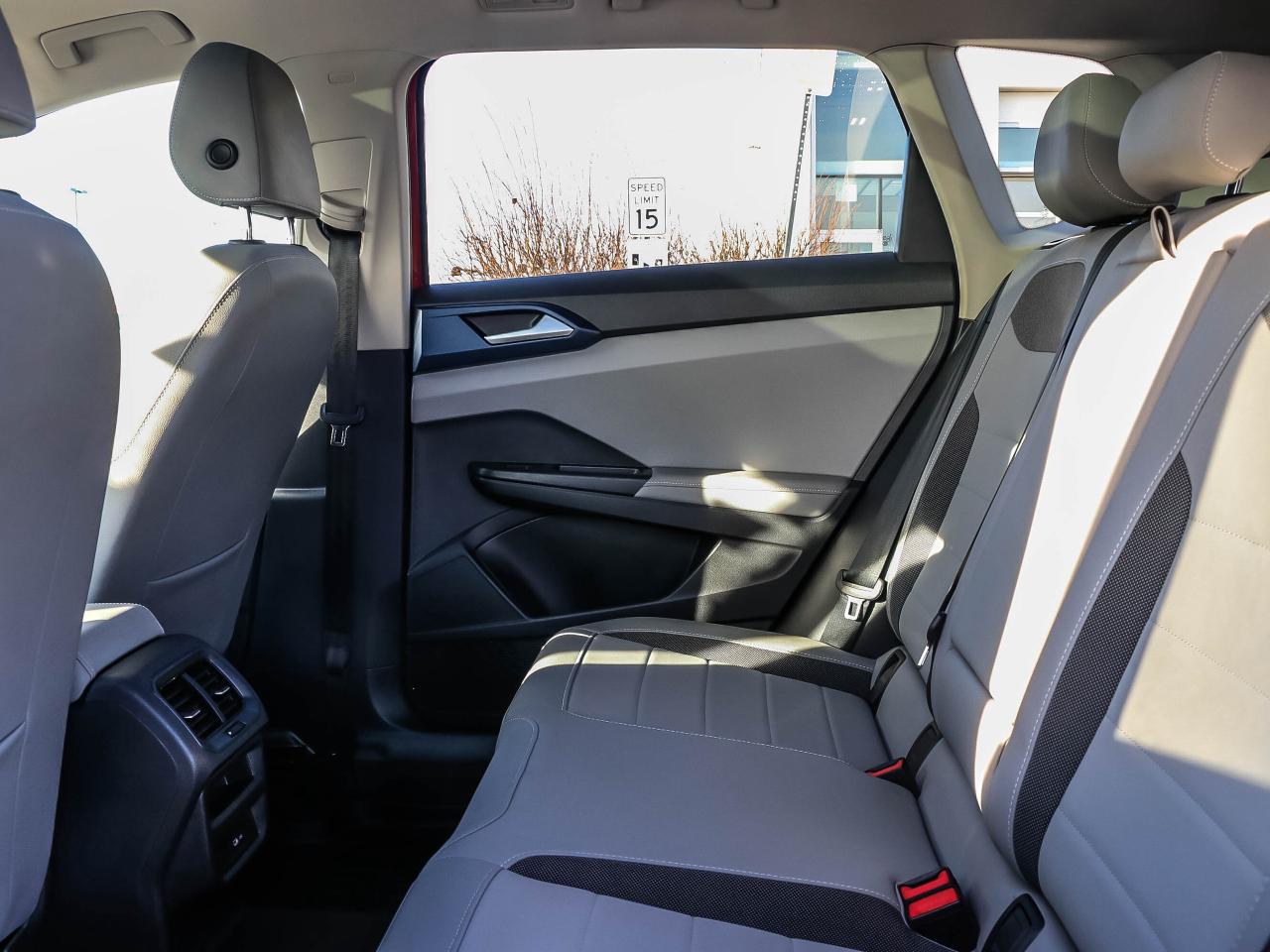 2024 Volkswagen Taos Comfortline 4Motion Photo