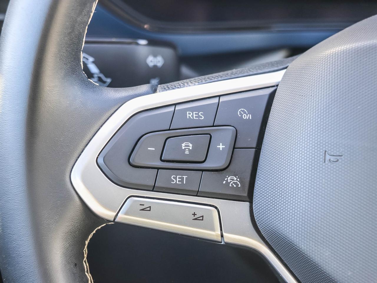 2024 Volkswagen Taos Comfortline 4Motion Photo