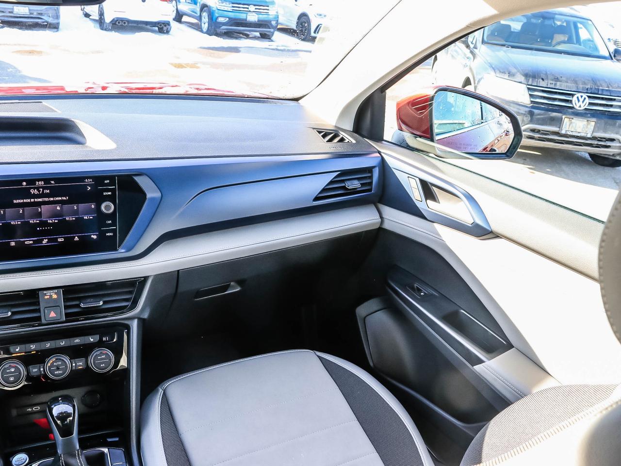 2024 Volkswagen Taos Comfortline 4Motion Photo