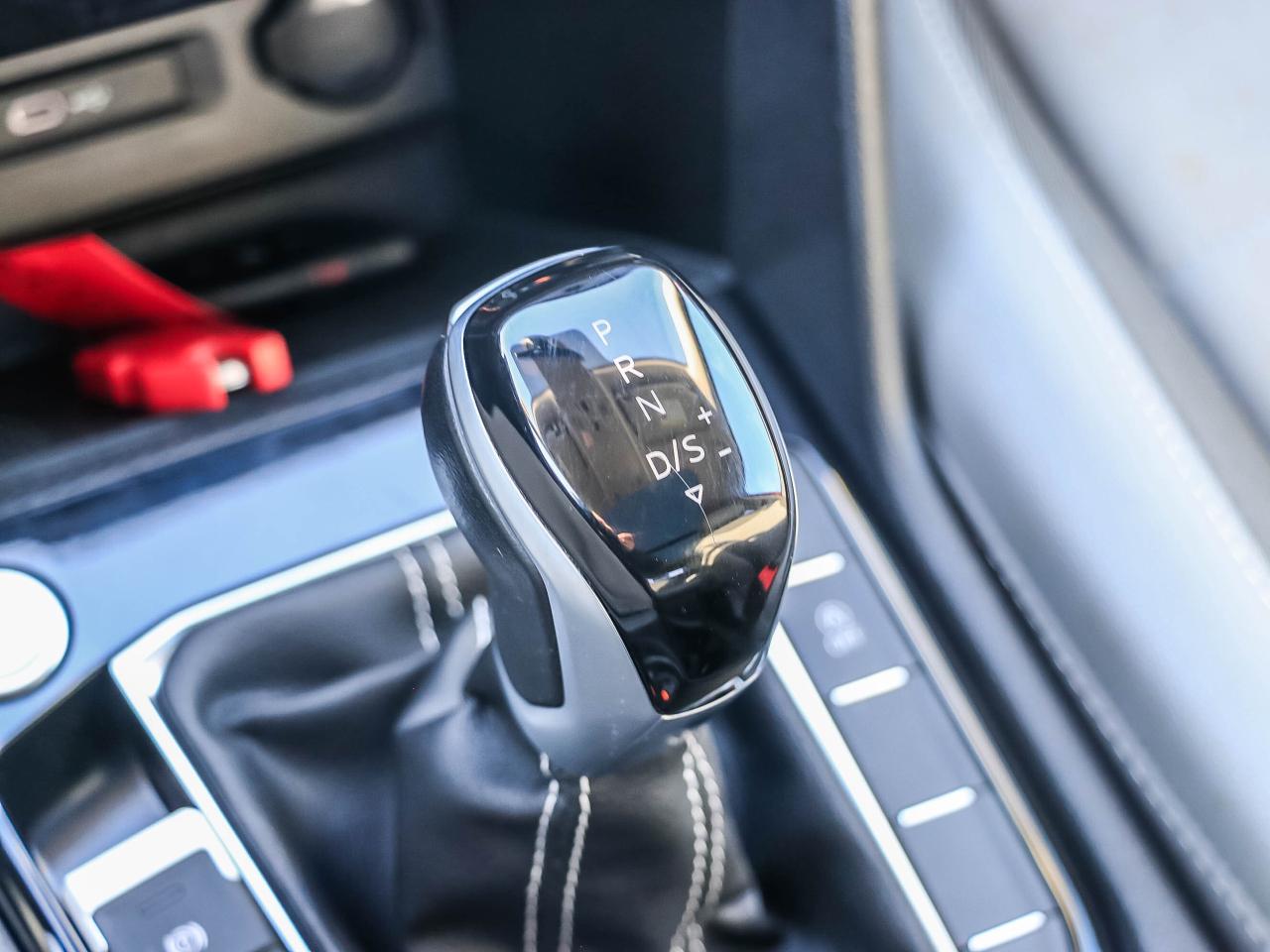 2024 Volkswagen Taos Comfortline 4Motion Photo