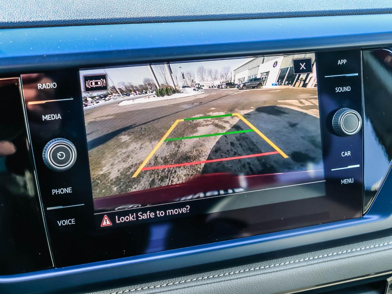 2024 Volkswagen Taos Comfortline 4Motion Photo