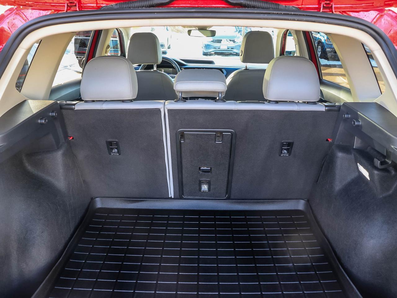 2024 Volkswagen Taos Comfortline 4Motion Photo